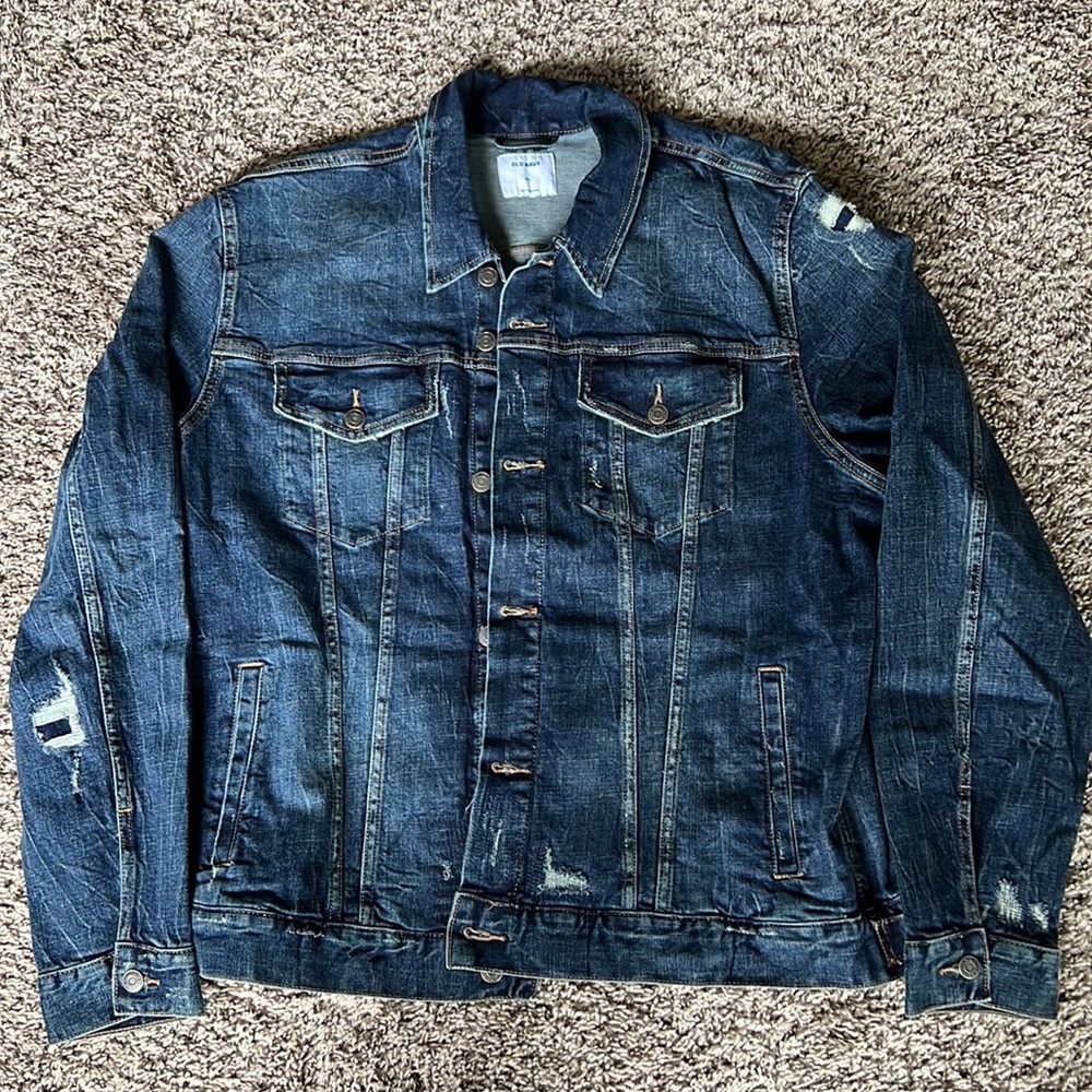 Old navy jean jacket with pockets